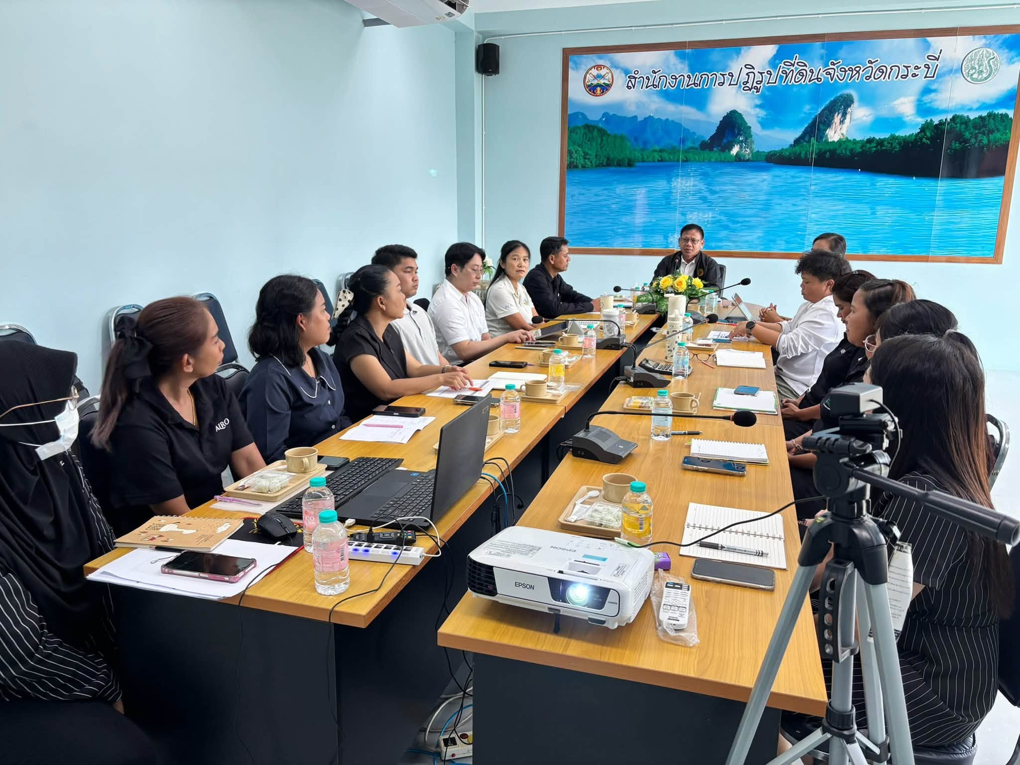 title - ผู้ตรวจราชการ ส.ป.ก. ประชุมติดตามผลการดำเนินงานตามแผนการตรวจราชการ ของ ส.ป.ก. ประจำปีงบประมาณ พ.ศ.2569 รอบ 2 จังหวัดกระบี่